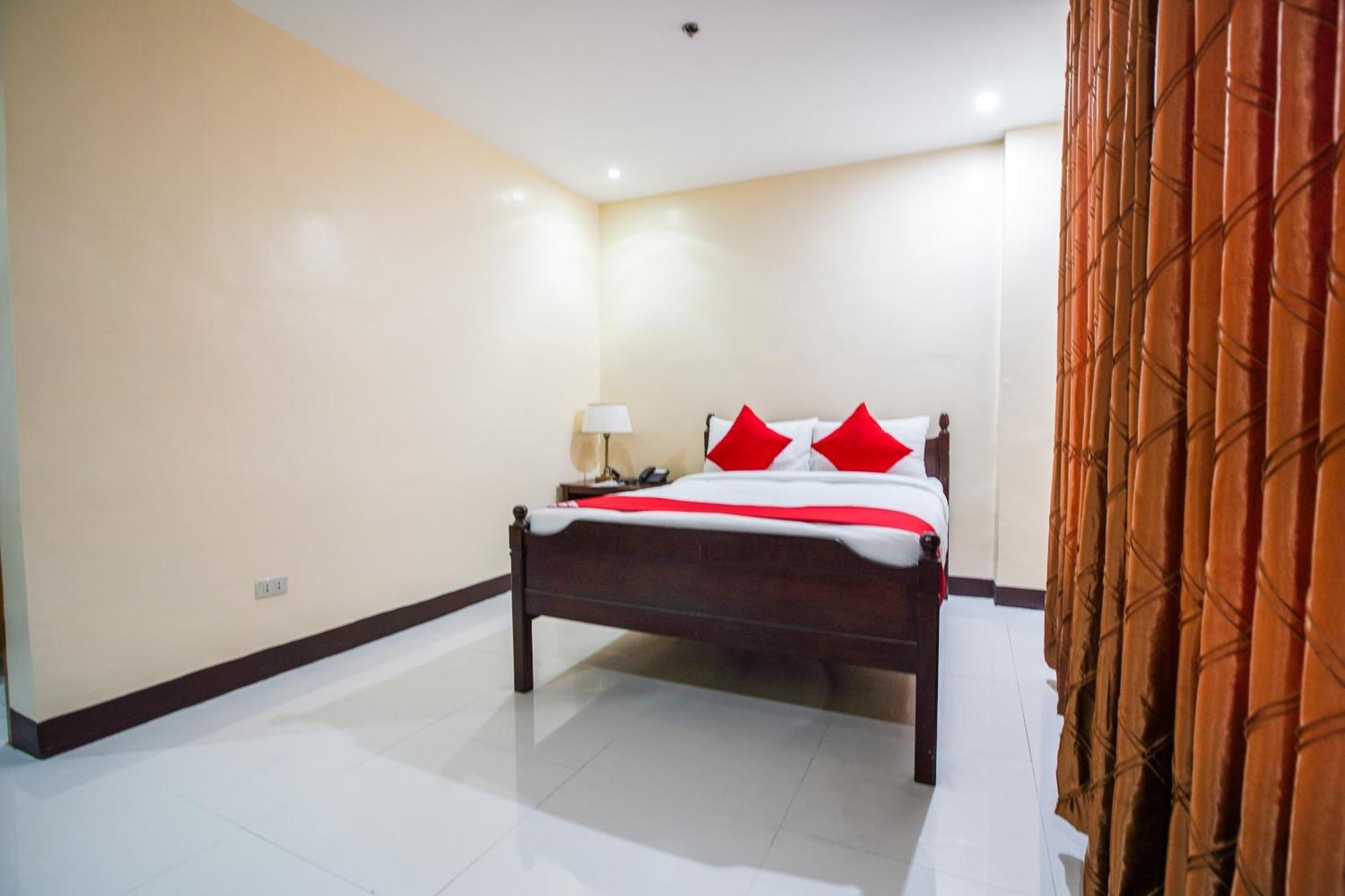 Oyo 236 Hotel Edmundo Pototan Extérieur photo