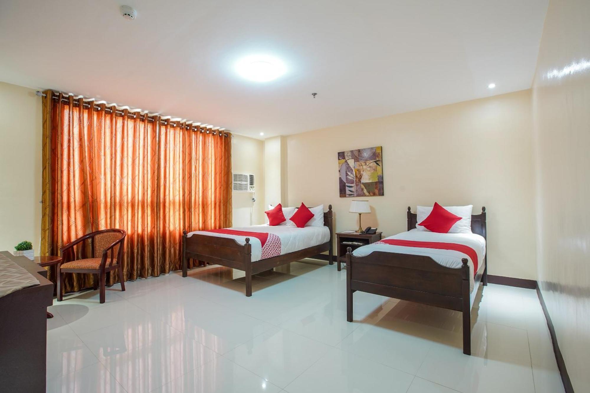Oyo 236 Hotel Edmundo Pototan Extérieur photo
