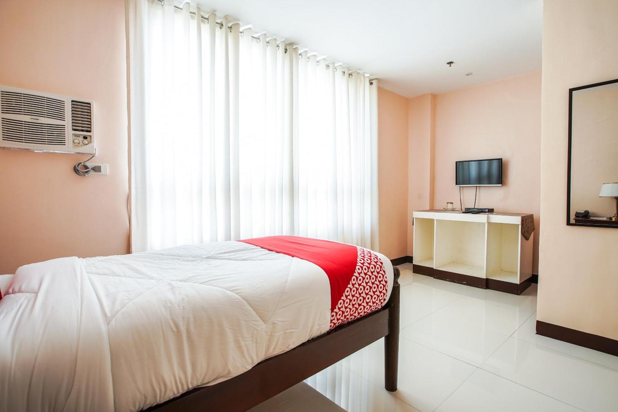 Oyo 236 Hotel Edmundo Pototan Extérieur photo