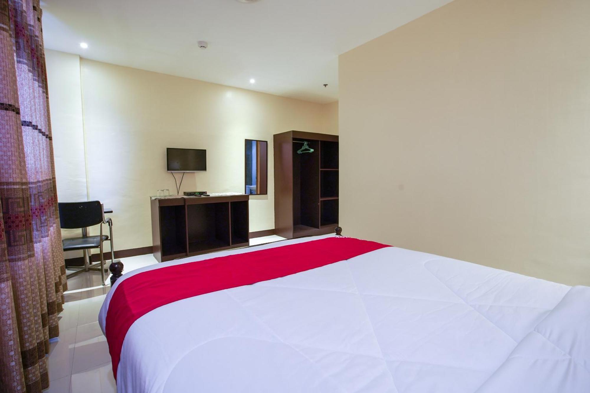 Oyo 236 Hotel Edmundo Pototan Extérieur photo