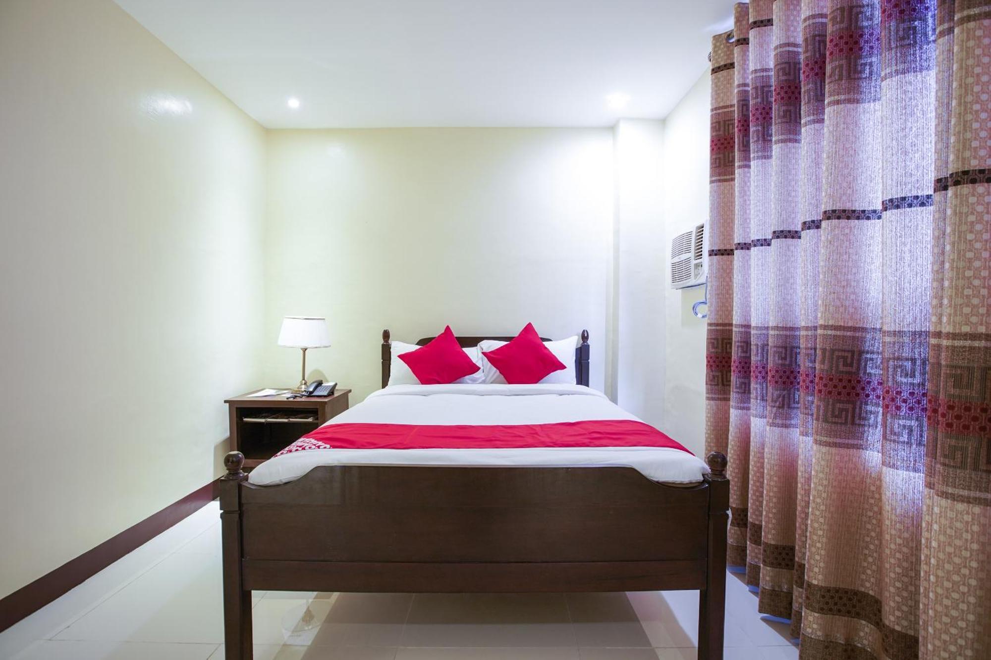 Oyo 236 Hotel Edmundo Pototan Extérieur photo
