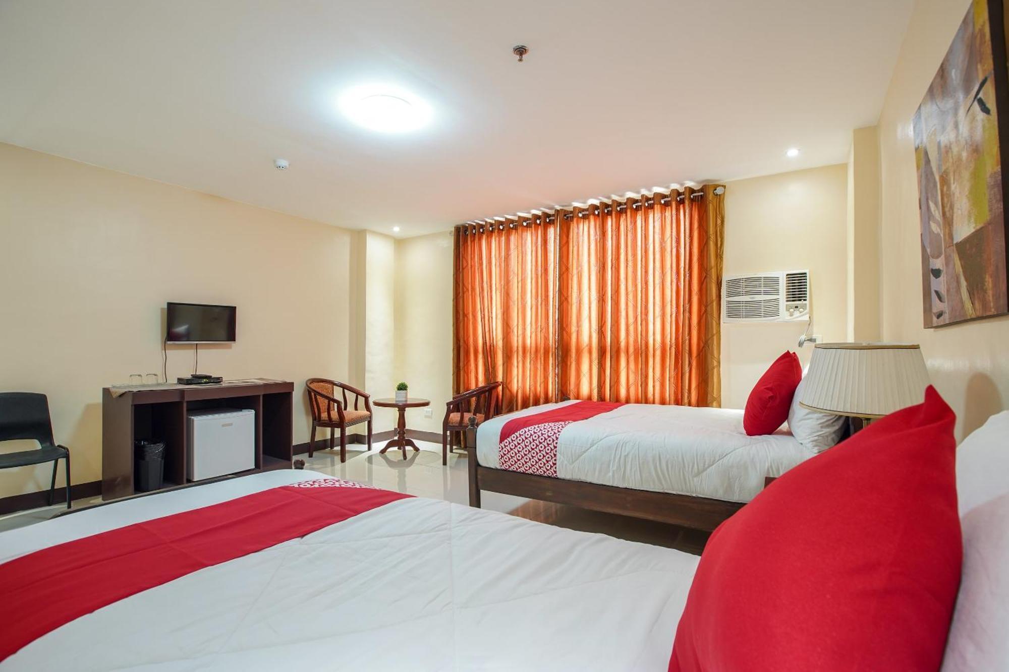 Oyo 236 Hotel Edmundo Pototan Extérieur photo