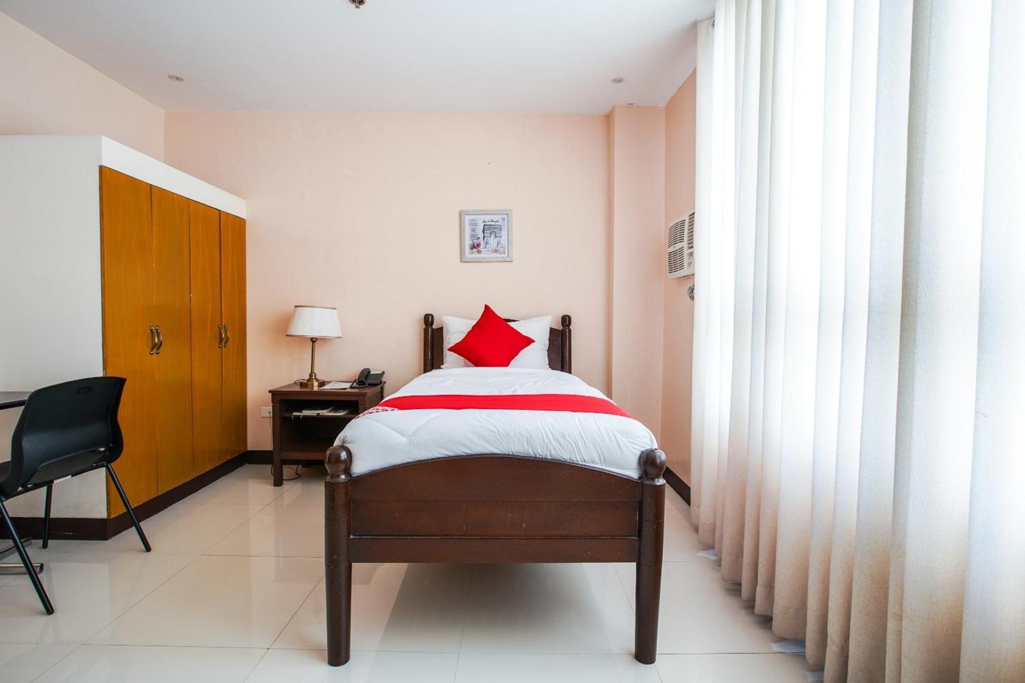 Oyo 236 Hotel Edmundo Pototan Extérieur photo