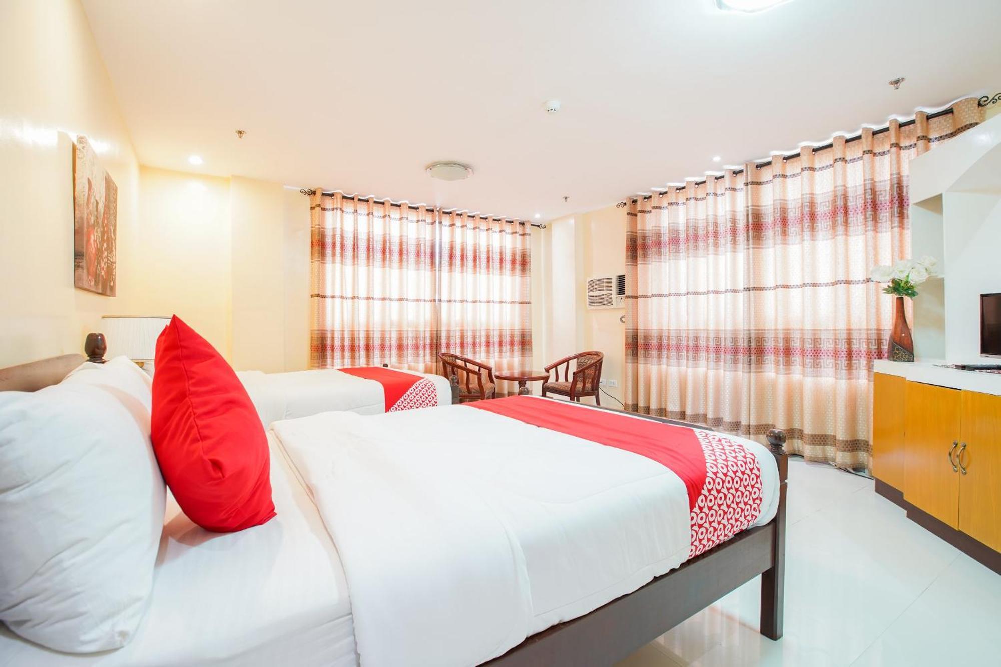 Oyo 236 Hotel Edmundo Pototan Extérieur photo